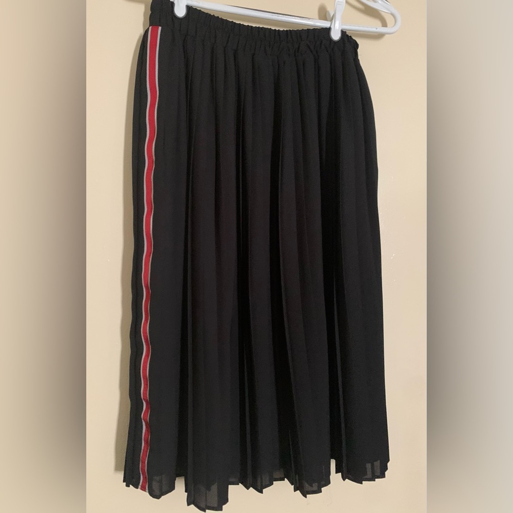 Zara midi skirt, size M.